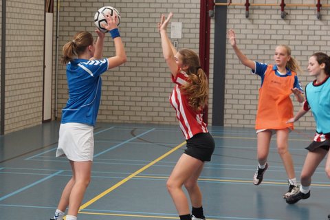 Korfbal C2  29 november-048.JPG
